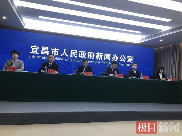 离宜最新政策下的温馨趣事概览