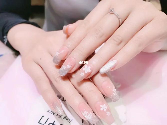 婚纱照美甲最新时尚,潮流下的完美搭配之选