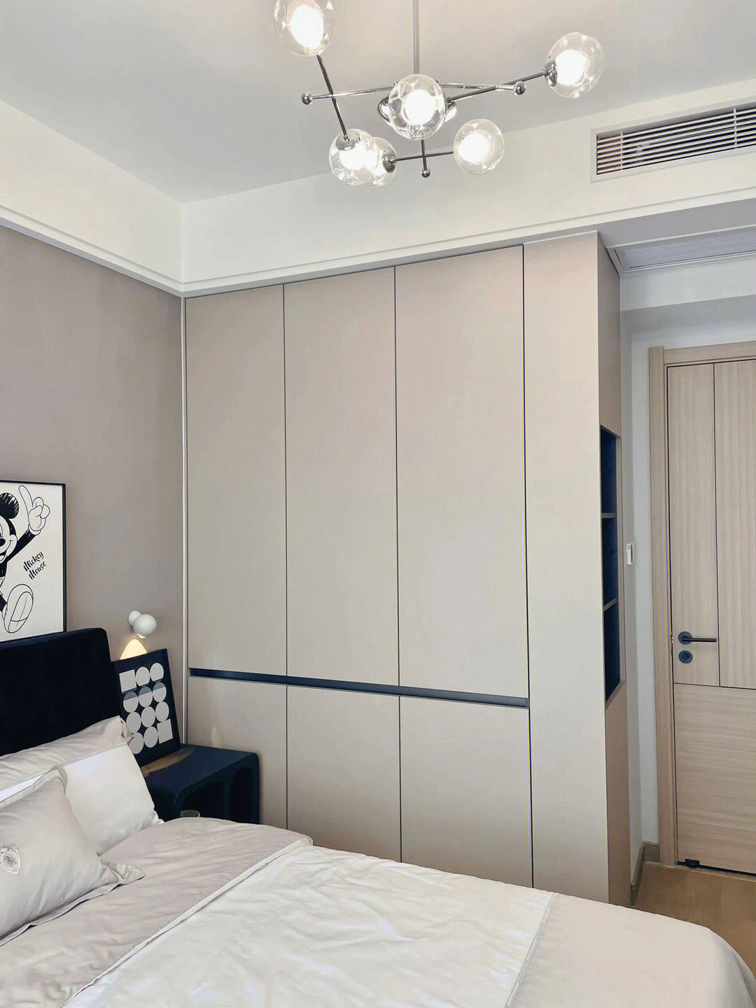 主卧衣柜最新款,主卧衣柜最新款,与自然共舞的宁静港湾