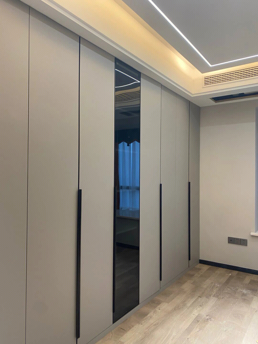 主卧衣柜最新款,主卧衣柜最新款,与自然共舞的宁静港湾