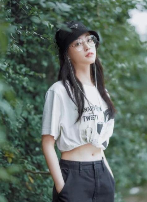 色吊丝最新绪站,色吊丝最新绪站,一场自然美景的轻松之旅