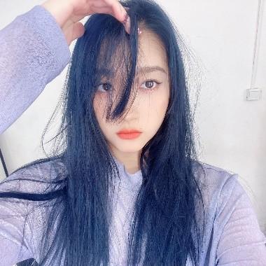 关晓彤发色最新,关晓彤发色最新,一场自然美景的心灵之旅