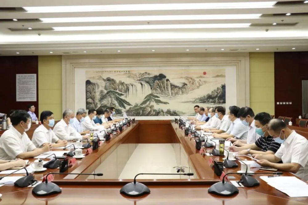 中国最新动态，小城的温馨日常概览