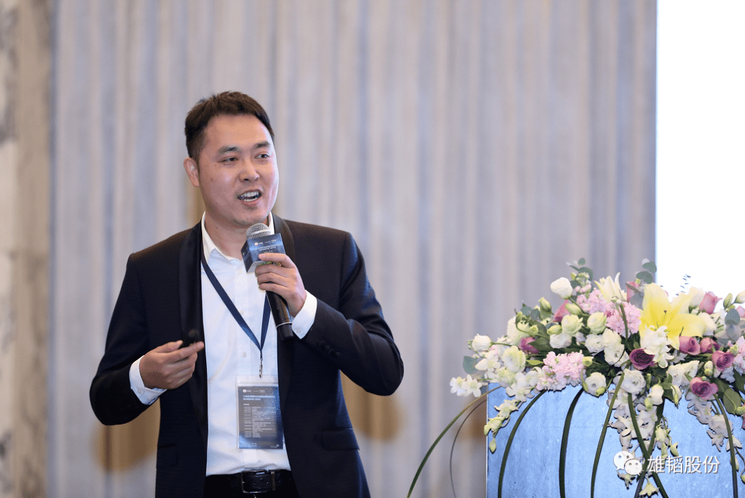 何天龙，演艺之路的闪耀之星