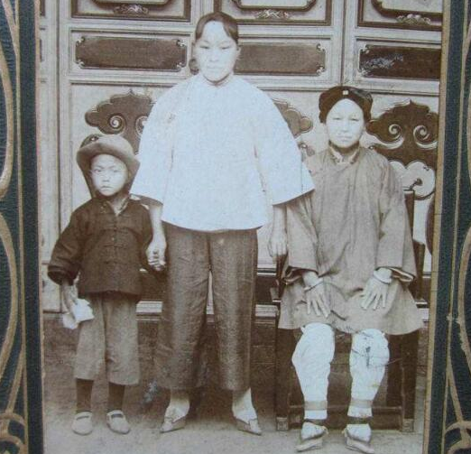 民国小姐裹脚习俗的电视剧探讨