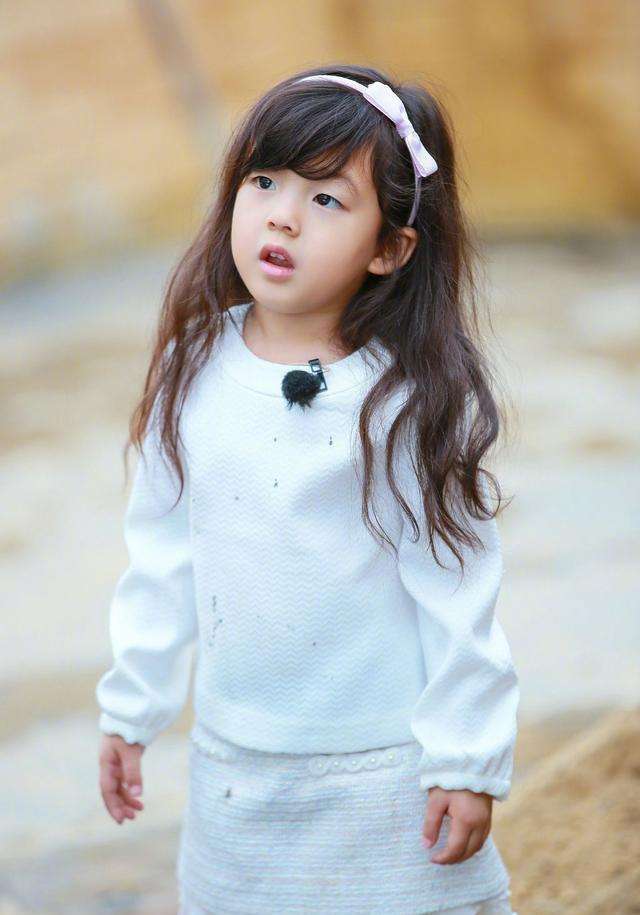 明星孩子,明星孩子，光环下的成长之路