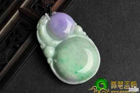 翡翠春带彩价格，深度解析与探讨的探讨