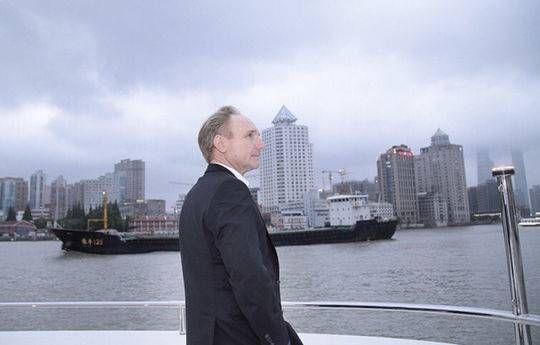 丹布朗最新日常，城市探险中的友情与温暖体验