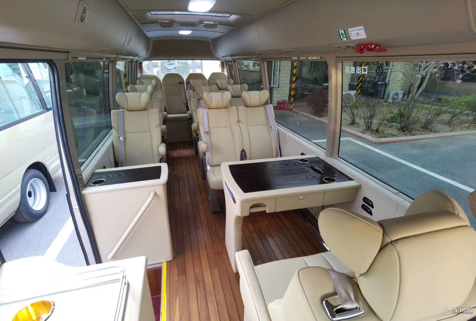 考斯特23座价格