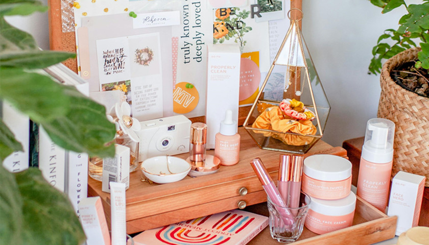 鲍世斌新动态,鲍世斌新动态，多维度视角下的探讨