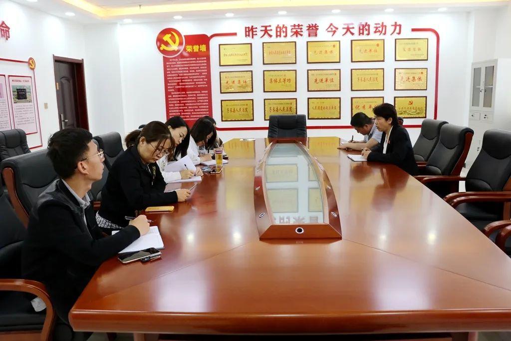 羽毛球比赛活动主题