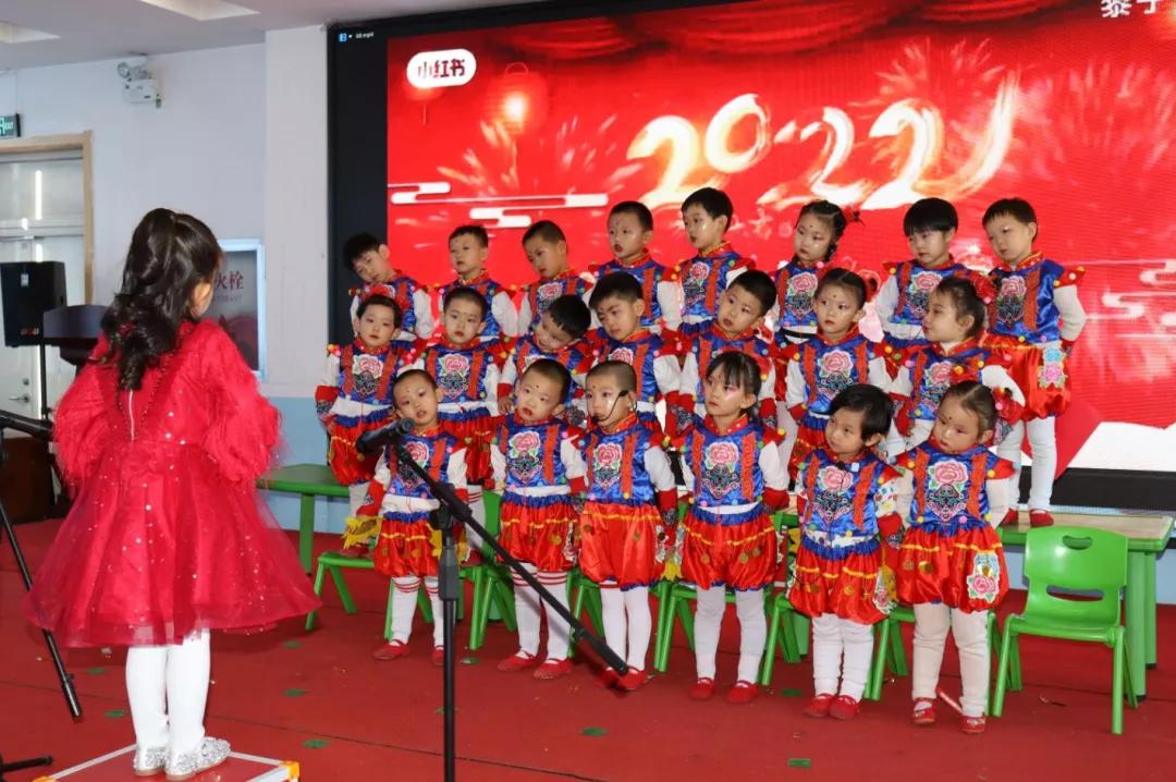 小巷中的独特风味探索之旅，康比赛的美食秘境