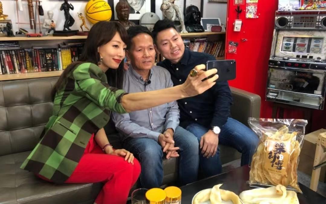 香港女明星名字的温馨日常故事揭秘