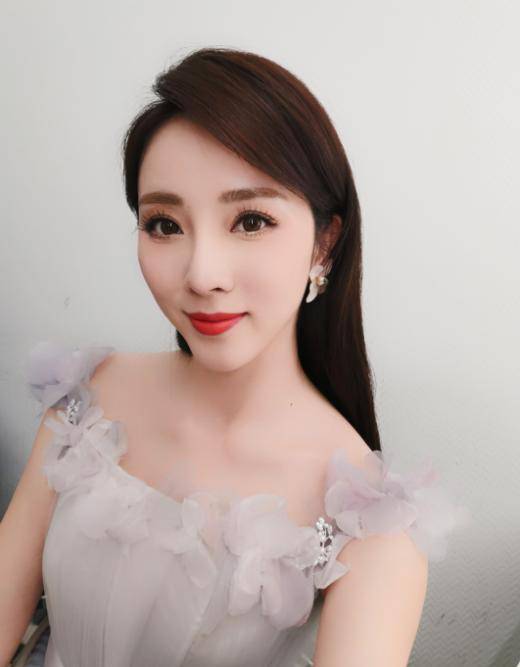 李思思最新动态揭秘，城市中的温暖日常时光