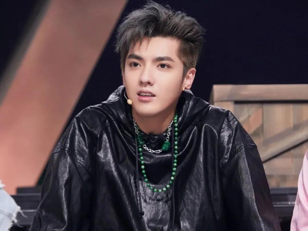 明星戴翡翠，科技璀璨，开启翡翠新纪元